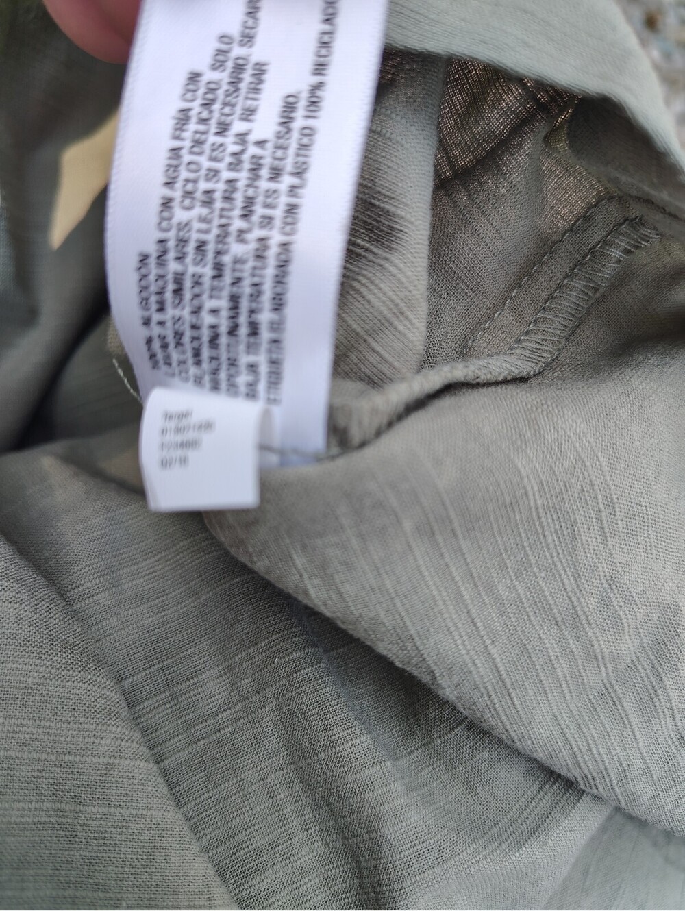 Universal Thread Top - Picture 7 of 7